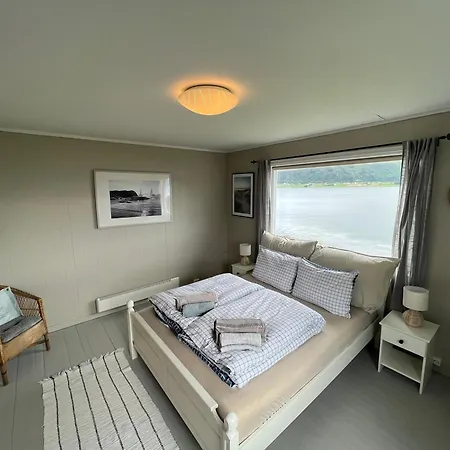 Sjonaert Feriehus, Bat Tilgjengelig For Leie Hébergement de vacances Ålesund