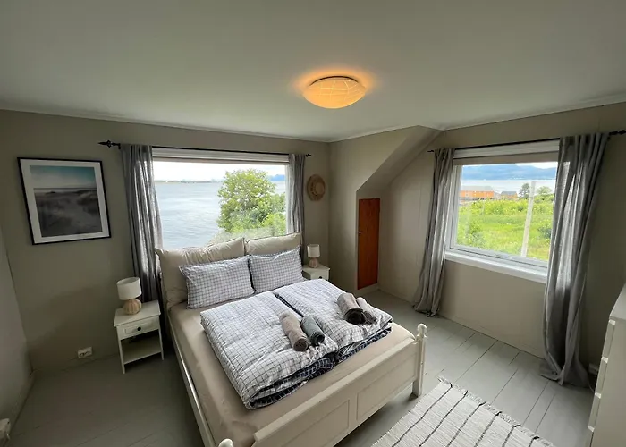 Semesterbostad Sjonaert Feriehus, Bat Tilgjengelig For Leie